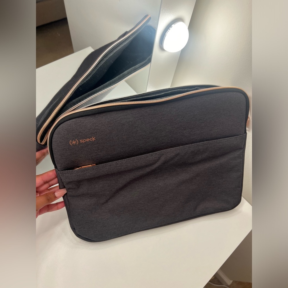 Speck Laptop case: